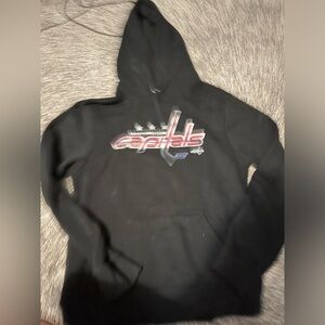 Washington capitals hoodie! Sz medium! Never worn but tags are off